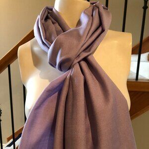 Classic Scarf or Wrap Street Stylish Neutral Light Lavender Mauve Sz OS - no tag